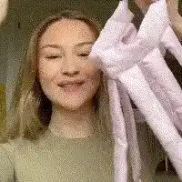 Heat-free curling iron in action